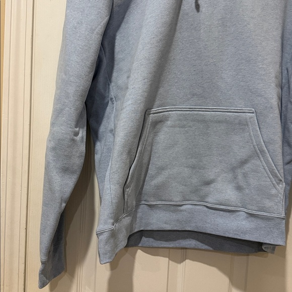 Patagonia Women’s XL, Men's L Light Blue Hoodie - Picture 3 of 16